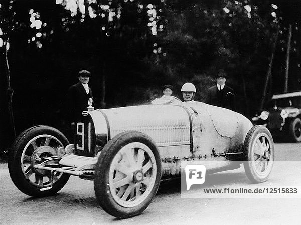 Louis Chiron in einem Bugatti  1927. Künstler: Unbekannt