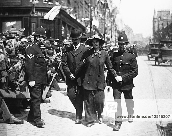 The arrest of Olive Waltor in Dundee c1914. Artist: Unknown