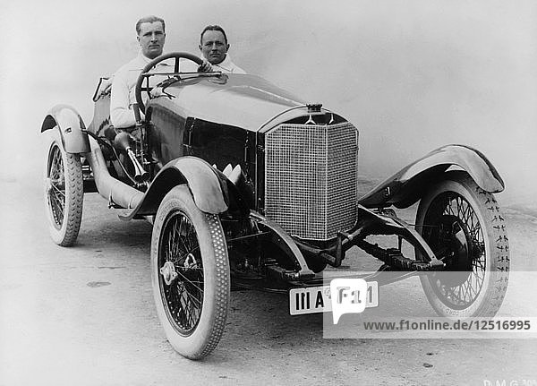 Alfred Neubauer am Steuer eines 2-Liter-Daimlers  Targa Florio  1924. Künstler: Unbekannt