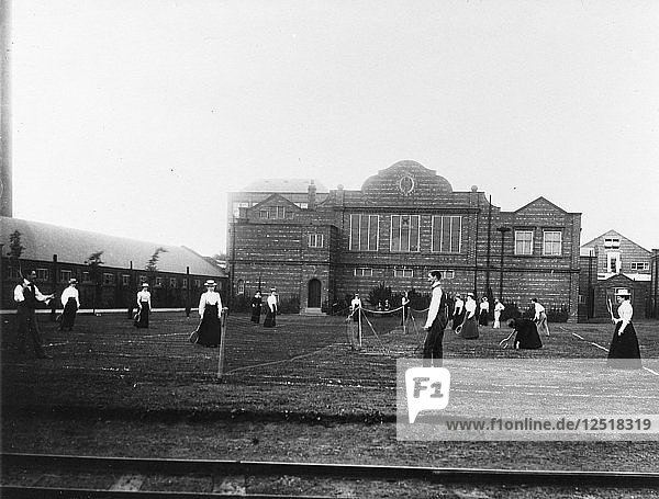 Angestellte spielen Tennis  Rowntree Tennis Club  York  Yorkshire  1900. Künstler: Unbekannt
