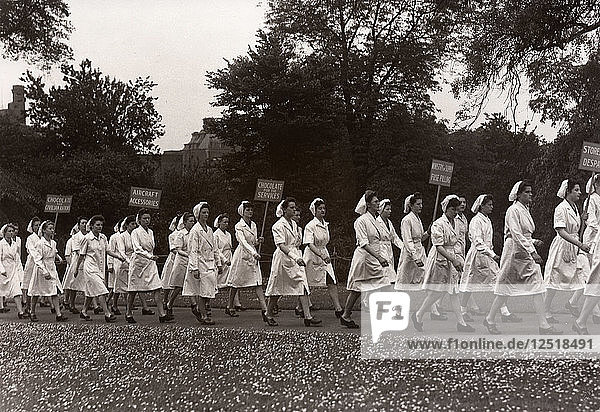Siegesparade der Rowntree-Frauen  York  Yorkshire  1946. Künstler: Unbekannt