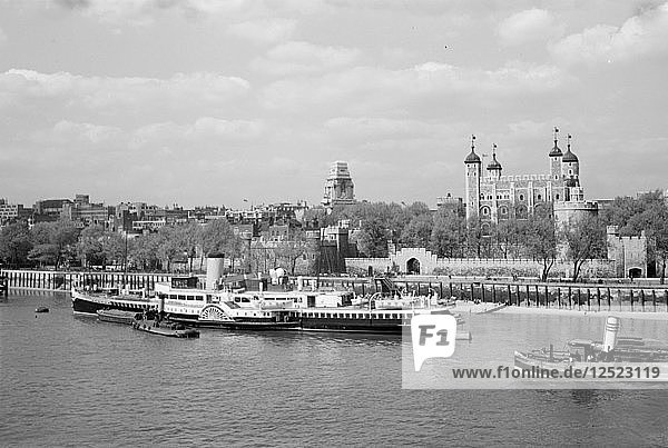 Blick über die Themse bei Stepney  London  ca. 1945-c1965. Künstler: SW Rawlings