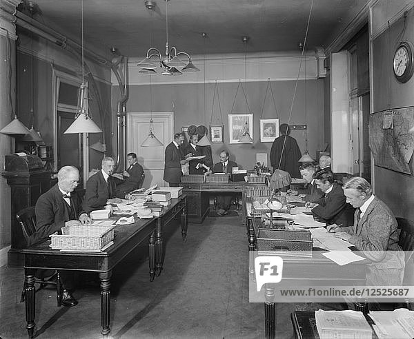 Büroräume  The Morning Post  London  November 1920. Künstler: Bedford Lemere und Unternehmen