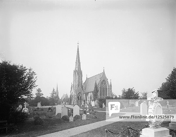 Leichenkapelle auf dem Friedhof von Basingstoke  Basingstoke  Hampshire  1890. Künstler: Henry Taunt