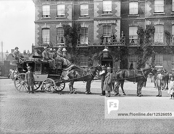 Queens Hotel  Abingdon  Oxfordshire  um 1860 bis 1922. Künstler: Henry Taunt