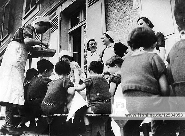 Kinder in der Obhut des Gesundheitsministeriums  Frankreich  Zweiter Weltkrieg  1940-1944. Künstler: Unbekannt