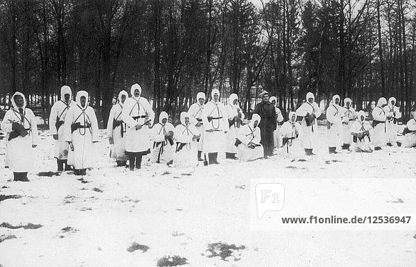 Russische Soldaten in Winteruniform  Galizien-Front  Polen  Erster Weltkrieg  Dezember 1914.Künstler: Stuff