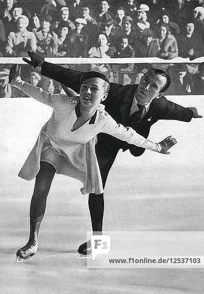 Eiskunstlauf-Paare  Olympische Winterspiele  Garmisch-Partenkirchen  Deutschland  1936. Künstler: Unbekannt