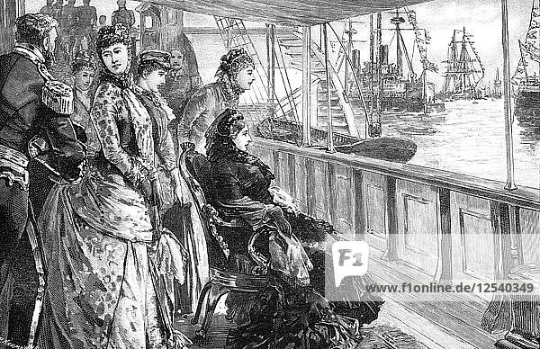 Die Königin bei der Besichtigung der Flotte in Spithead  Hampshire  Ende des 19. Jahrhunderts  (1900). Künstler: Unbekannt