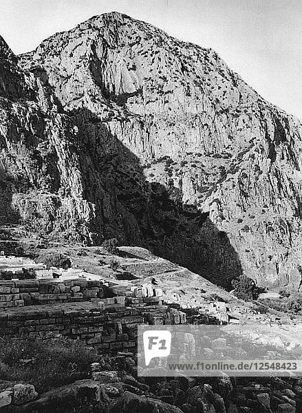 Delphi und die Phädriaden auf dem Berg Parnass  Griechenland  1937  Künstler: Martin Hurlimann