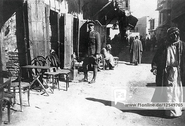Basar in Bagdad  1918. Künstler: Unbekannt
