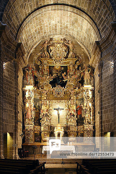 Kircheninnenraum  Alcudia  Mallorca  Spanien.