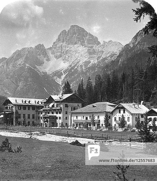 Schluderbach und Croda-Pass (Croda Rosa)  Tirol  Österreich  um 1900 Künstler: Wurthle & Söhne
