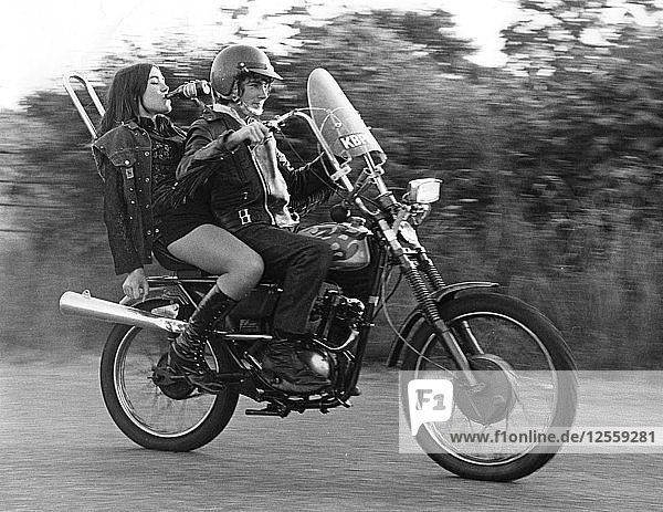 Teenager auf einem Motorrad  Charlwood  Surrey  1972.