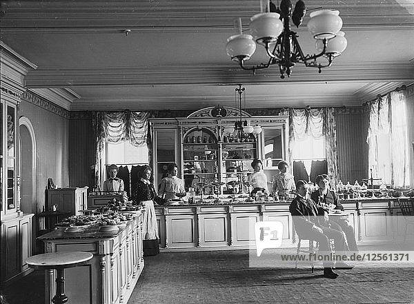 Interieur eines Cafés  Malmö  Schweden  um 1910. Künstler: Unbekannt