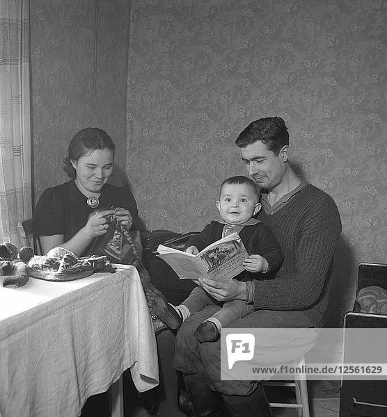 Einwandererfamilie von Landarbeitern aus Estland in Schweden  1946. Künstler: Otto Ohm