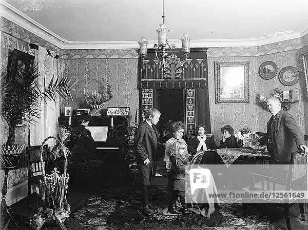 Haus von Anton Hagman und seiner Familie  Landskrona  Schweden  1906. Künstler: Unbekannt