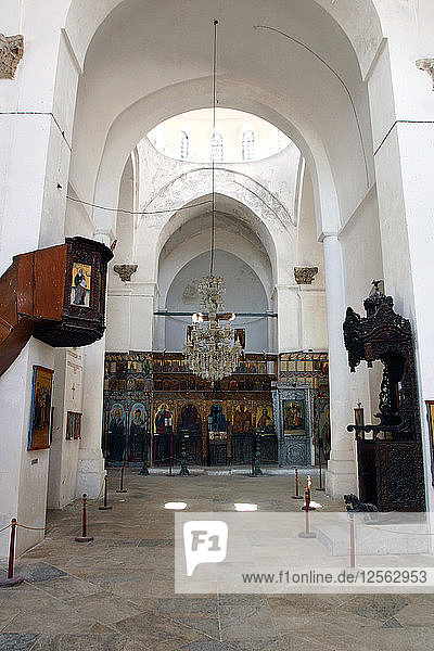 Innenraum einer Klosterkirche  Nordzypern.