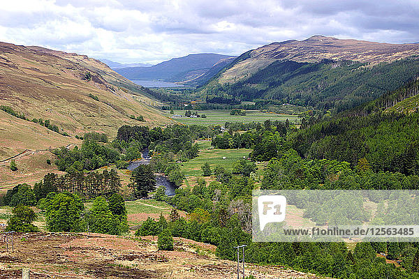 Das Tal über Loch Broom  Highland  Schottland.