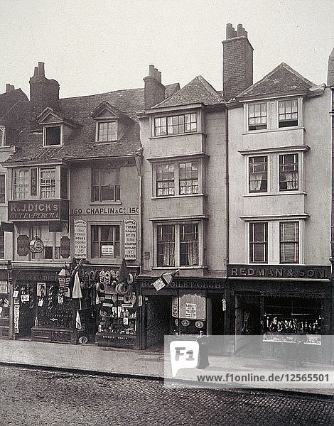 Ansicht von Häusern und Ladenfronten in der Borough High Street  Southwark  London  1881. Künstler: Henry Dixon