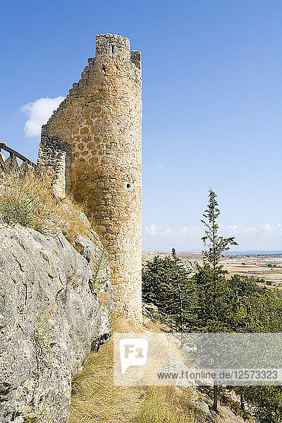 Die Festung von Penaranda de Duero  Spanien  2007. Künstler: Samuel Magal