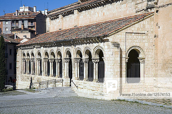 Atrium und Säulengang der Kirche San Millan (Iglesia San Millan)  Segovia  Spanien  2007. Künstler: Samuel Magal