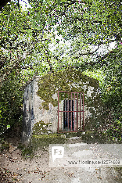 Ein kleines Haus im Garten des Kapuzinerklosters  Sintra  Portugal  2009. Künstler: Samuel Magal