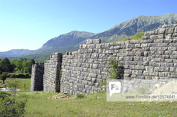 Die Mauern von Dodona  Griechenland. Künstler: Samuel Magal