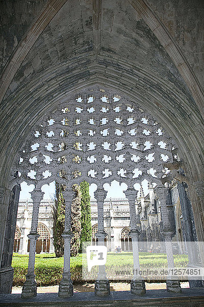 Kreuzgang von König Johann I.  Kloster von Batalha  Batalha  Portugal  2009. Künstler: Samuel Magal