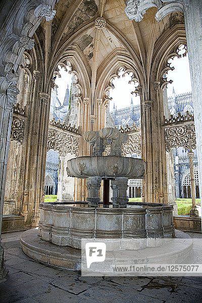 Brunnen  Kreuzgang von König Johann I.  Kloster Batalha  Batalha  Portugal  2009. Künstler: Samuel Magal