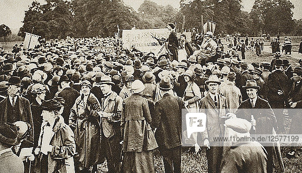 Antikriegsversammlung an der Speakers Corner  in der Nähe des Marble Arch  Hyde Park  London  ca. 1920er bis 1930er Jahre(?). Künstler: Unbekannt