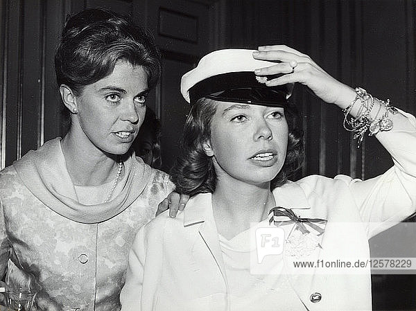 Prinzessin Christina von Schweden feiert das Bestehen ihres Abiturs  1963. Künstler: Unbekannt
