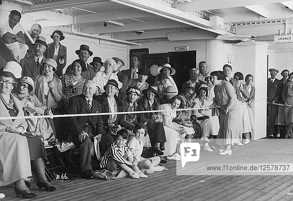 An Bord der RMS Atlantis  ca. 1929-c1939(?). Künstler: Unbekannt