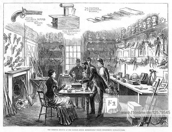 The Criminal Museum at the Convict Office  Metropolitan Police Department  London  1883.Künstler: Swain