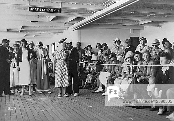 An Bord der RMS Atlantis  ca. 1929-c1939(?). Künstler: Unbekannt