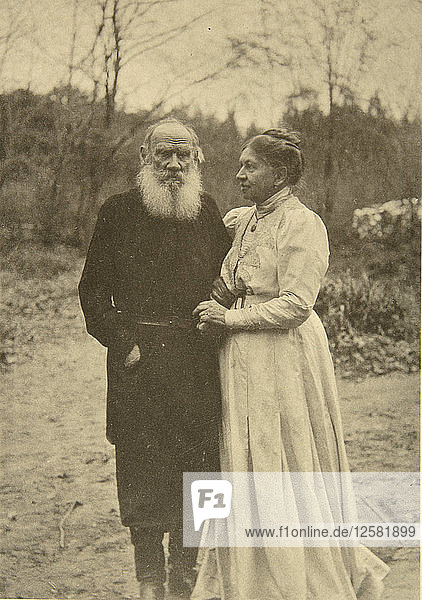 Der russische Schriftsteller Leo Tolstoi und seine Frau Sophia  Russland  23. September 1910. Künstlerin: Sofja Tolstaja