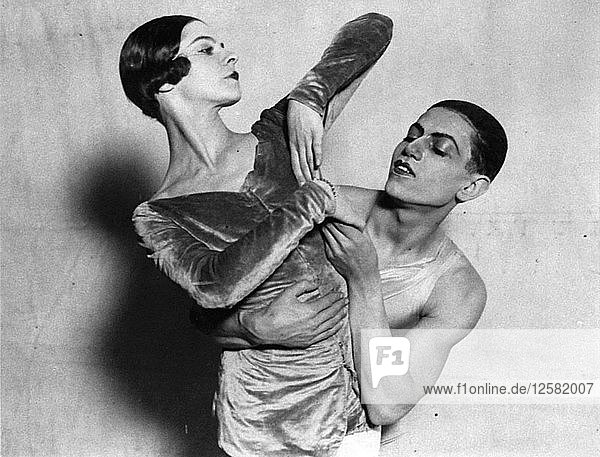 Alice Nikitina und Serge Lifar  russische Ballett-Tänzer  1924. Künstler: Anon