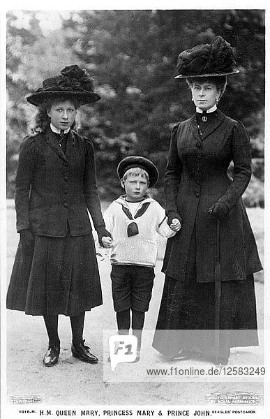 Königin Mary  Prinzessin Mary und Prinz John  1910er Jahre  Künstler: Ernest Brooks