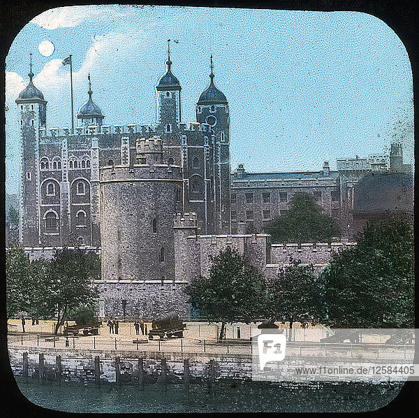 Der Tower von London bei Nacht  Ende des 19. oder Anfang des 20. Jahrhunderts. Künstler: Unbekannt