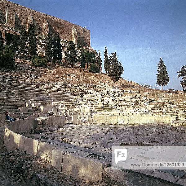 Aufnahme des Theaters des Dionysos in Athen  5. Jahrhundert v. Chr. Künstler: Unbekannt