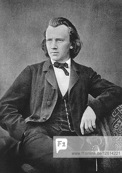 Johannes Brahms (1833-1897)  deutscher Komponist und Pianist  um 1866. Künstler: Unbekannt