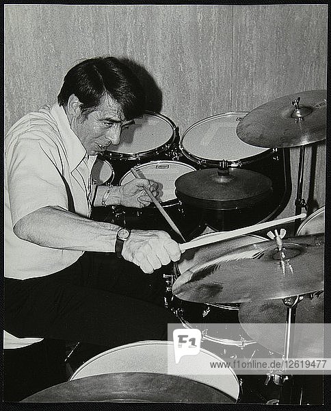 Kenny Clare am Schlagzeug  London  1978. Künstler: Denis Williams