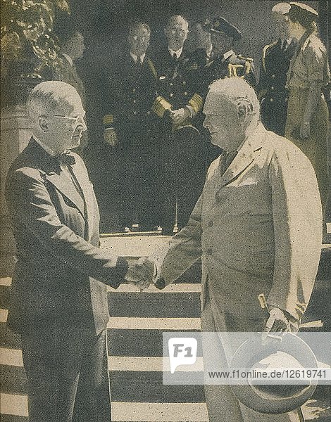 Warmes Händeschütteln zwischen Premierminister und Präsident  1945. Künstler: Unbekannt.