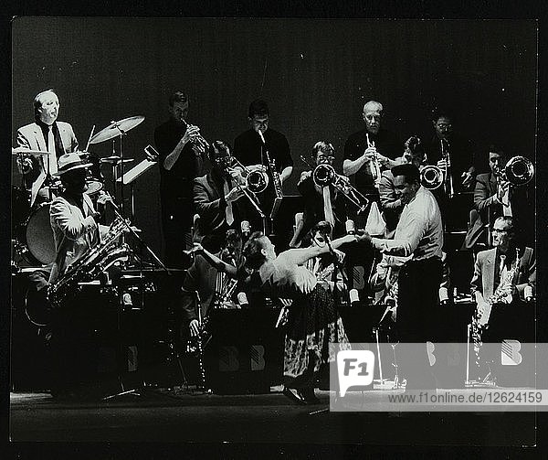 Swing Machine im Konzert im Forum Theatre  Hatfield  Hertfordshire  18. Februar 1986. Künstler: Denis Williams
