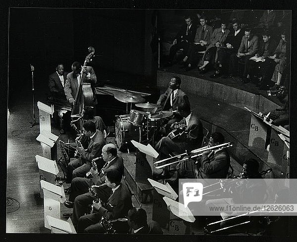 Das Count Basie Orchestra bei einem Konzert in der Colston Hall  Bristol  1957. Künstler: Denis Williams