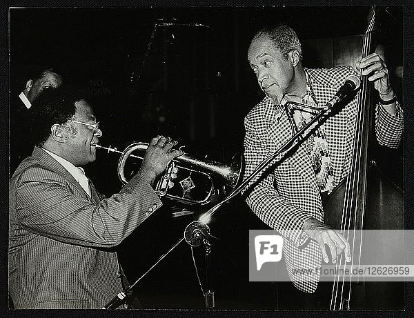 Clark Terry und Slam Stewart spielen auf dem Capital Radio Jazz Festival  London  1980. Künstler: Denis Williams