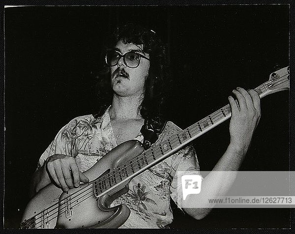 Dave Carpenter  Bassgitarrist von Buddy Richs Band  in der Royal Festival Hall  London  1985. Künstler: Denis Williams