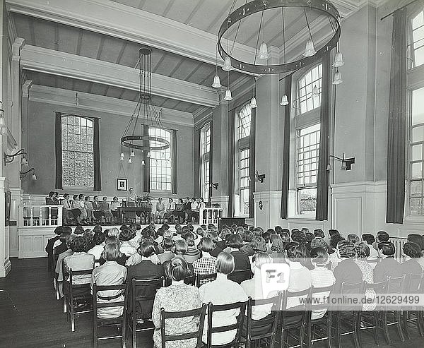 Studenten  die an einer Konferenz teilnehmen  Furzedown Training College  London  1935. Künstler: Unbekannt.