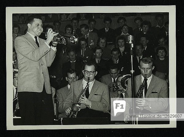 Das Stan Kenton Orchestra im Konzert  1956. Künstler: Denis Williams