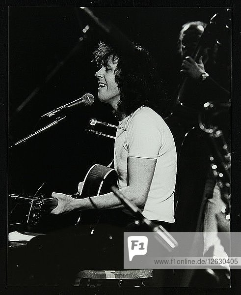 Donovan im Konzert im Forum Theatre  Hatfield  Hertfordshire  10. Oktober 1981. Künstler: Denis Williams